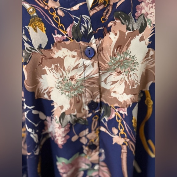 Unique Spectrum blue and‎ light pink sleeveless blouse - Picture 2 of 5